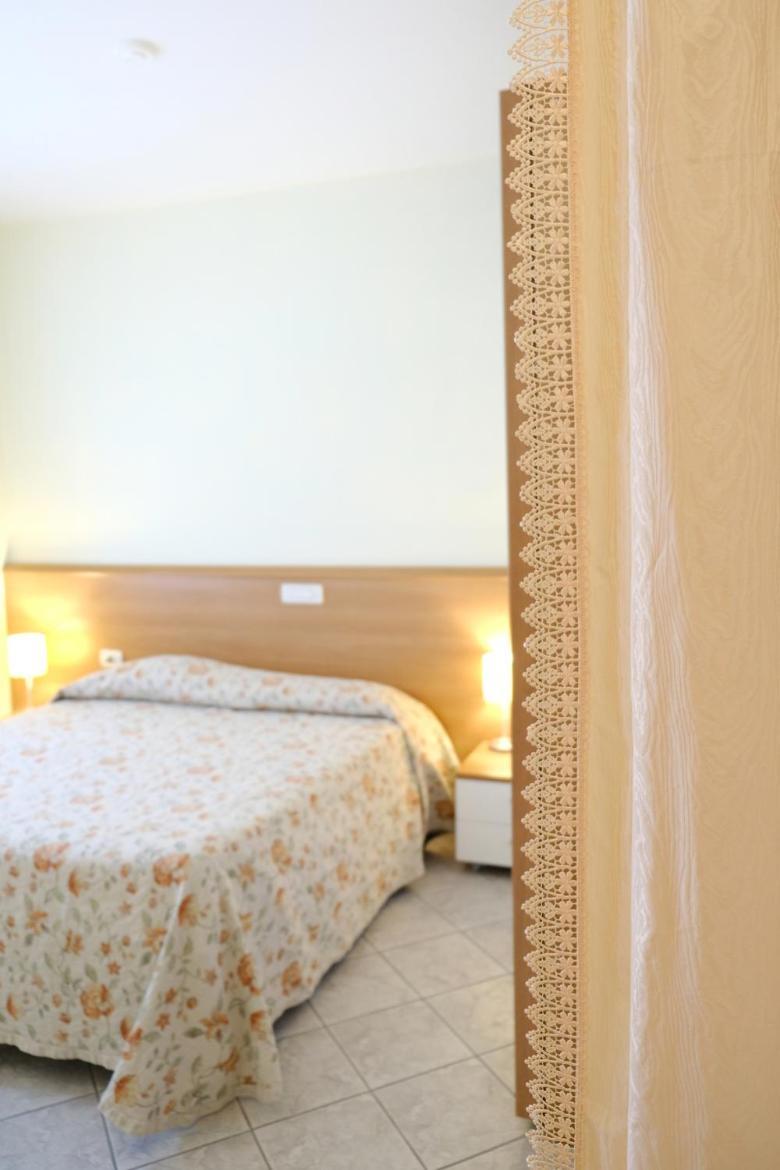 Aparthotel Residenza Carracci Bologna Exterior foto